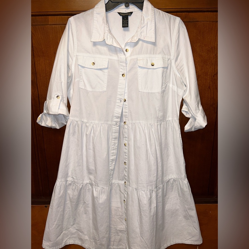 Cute white button down dress.